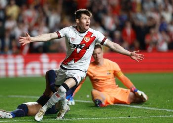 Rayo Vallecano 2-1 Barcelona: El Rayo vuelve a atascar al Barí§a y le complica las cuentas para el alirón