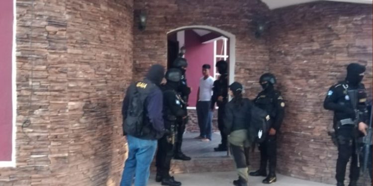 Realizan allanamientos contra narcotraficantes