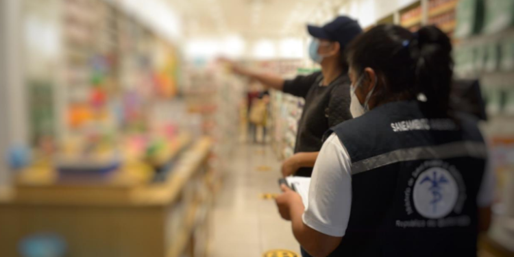 Realizan inspección de protocolos de bioseguridad en centros comerciales