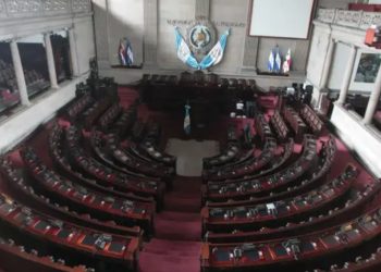 Realizan labores de desinfección de distintas instalaciones del Congreso de la República