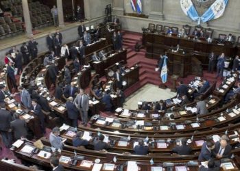Rechazan punto resolutivo para buscar a los responsables por el vencimiento de vacunas