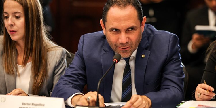 Rector de la USAC bajo custodia policial