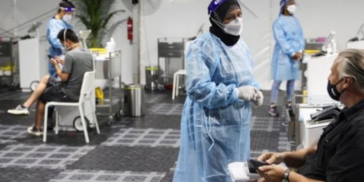 Recuperados con vacuna, los más protegidos frente a ómicron