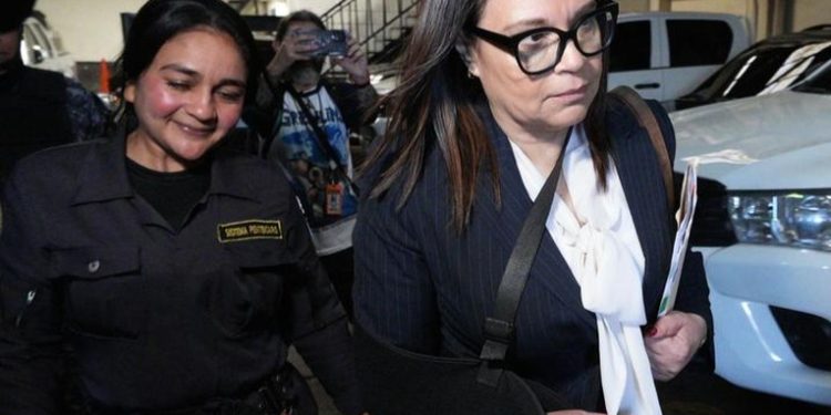 Recusación de la PGN retrasa nuevamente proceso judicial contra Roxana Baldetti