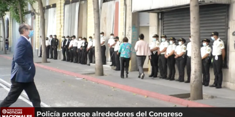 Refuerzan seguridad en alrededores del Congreso de la República, para sesión plenaria de esta tardeÂ