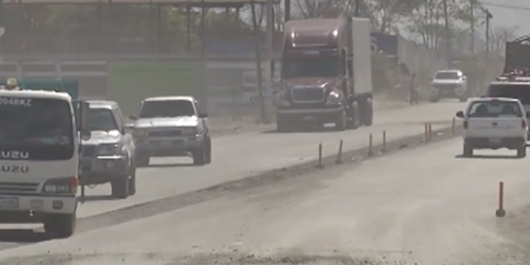 Registran 14 mil carreteras sin asfalto