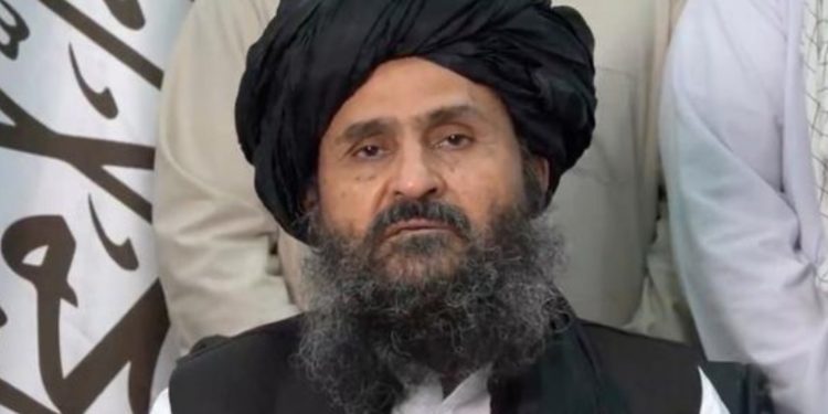 Regresa a Afganistán Baradar Akhund, el posible próximo presidente talibán
