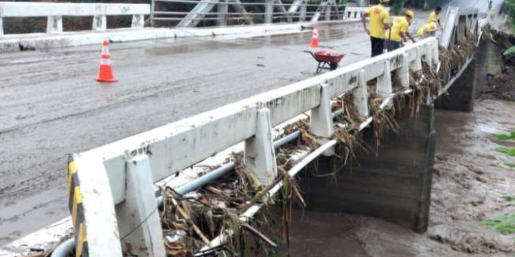 Rehabilitación del puente en Río Hondo avanza con apoyo de autoridades y empresarios