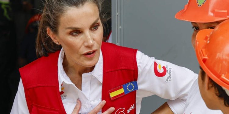 Reina Letizia de España culmina supervisión de 51 proyectos en Guatemala