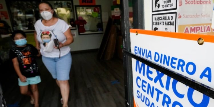 Remesas ayudan a paliar pobreza e inflación en Latinoamérica