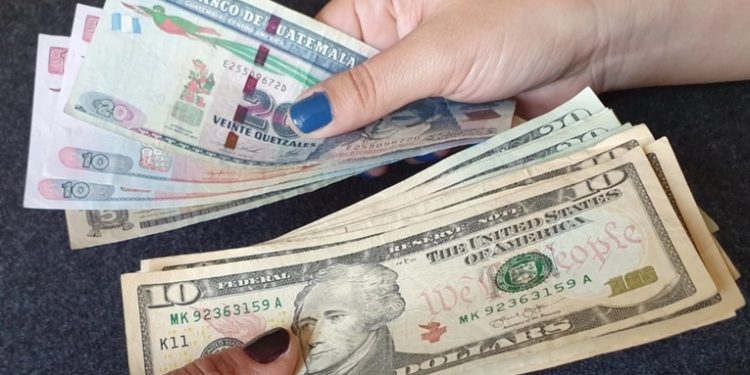 Remesas familiares en agosto alcanzan 2 mil millones de dólares, reporta el Banco de Guatemala