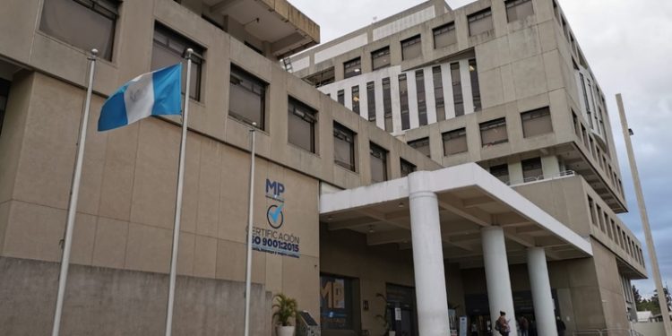 Renuncia auxiliar fiscal de la FECI que conocía caso la línea