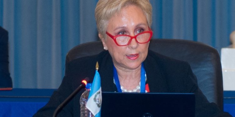 Renuncia embajadora ante la OEA, Rita Claverie Díaz