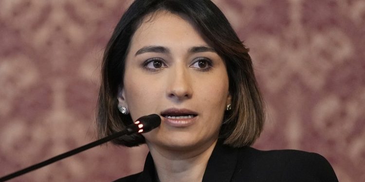 Renuncia la canciller de Colombia