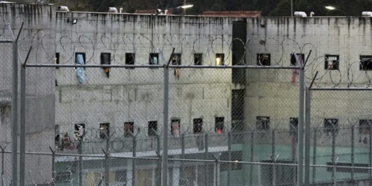Reportan amotinamientos en varias cárceles de Ecuador
