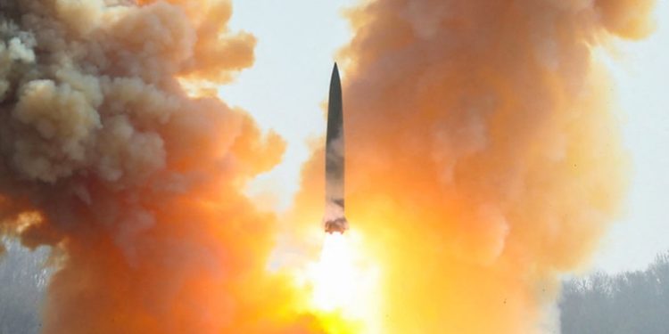 Reportan que Corea del Norte estaría preparando el lanzamiento de un misil balístico intercontinental