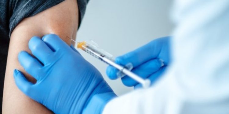 Reportan que hay vacunas en el paí­s solo para 4 dí­as