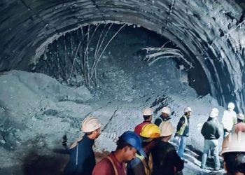 Rescate de obreros atrapados en India avanza