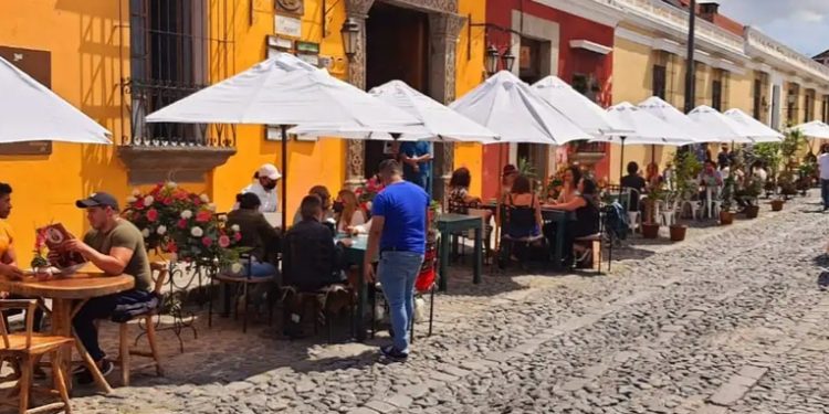 Restauranteros de Antigua Guatemala registran nuevas pérdidas por restricciones de ingreso vehicular