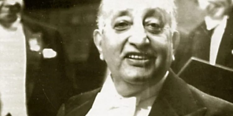 Restos de Miguel Ángel Asturias serán trasladados a Guatemala, confirma su hijo menor