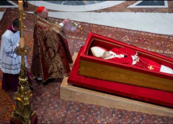 Restos del papa Francisco ya reposan en la basílica de San Pedro