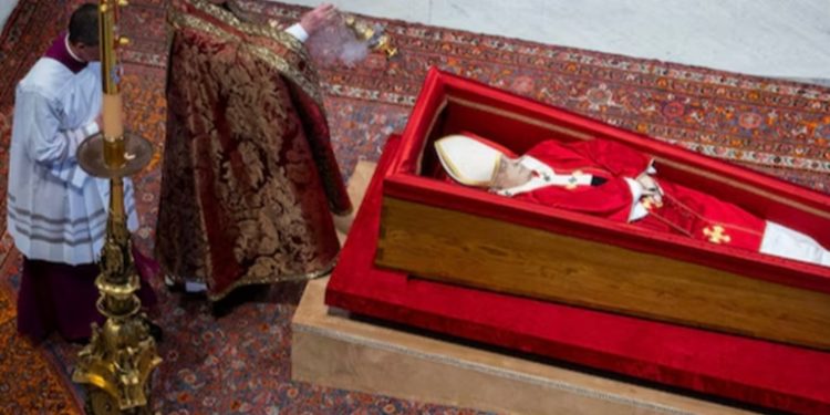 Restos del papa Francisco ya reposan en la basílica de San Pedro