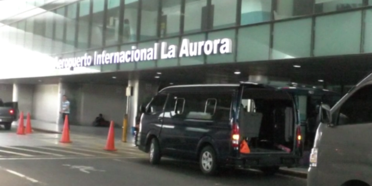 Restringirán ingreso de sudafricanos al país