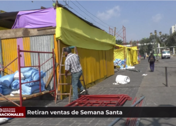 Retiran ventas instaladas en la Plaza de la Constitución por la Semana Santa