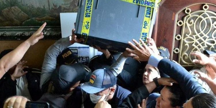 Retraso en devolución de actas electorales sustraídas en allanamiento al TSE