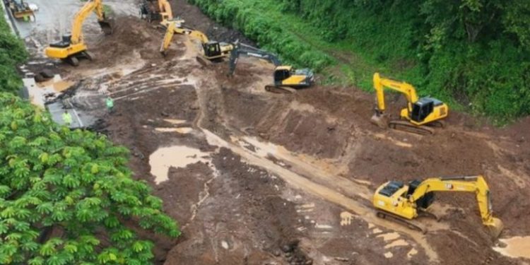 Retrasos en la autopista Palín-Escuintla: Ministro de Comunicaciones señala condiciones climáticas como causa