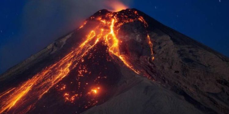 Retumbos en área metropolitana provienen del Volcán de Fuego