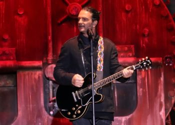 Ricardo Arjona anuncia la suspensión temporal de su gira por dar positivo a covid-19