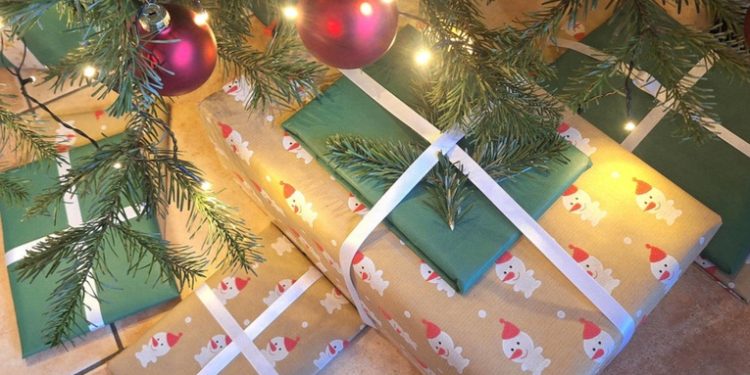 Roba los regalos de Navidad de sus nietos y los vende para comprar metanfetamina