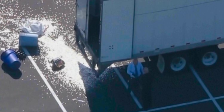 Roban 100.000 dólares en monedas de diez centavos de un camión en EE.UU.