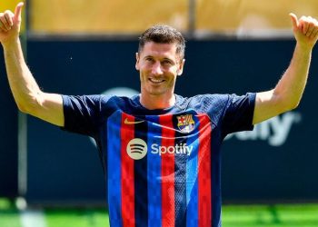 Robert Lewandowski fue presentado ante 55 mil aficionados