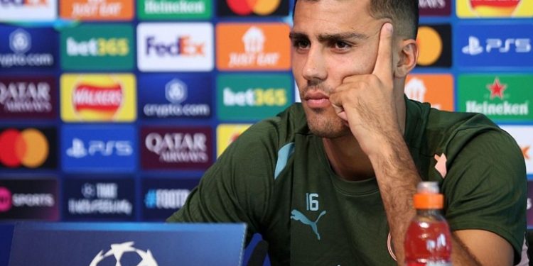 Rodri Hernández, sobre el calendario deportivo: 'Estamos cerca de ir a una huelga'