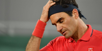 Roger Federer volverá a operarse de su rodilla derecha y se perderá el US Open