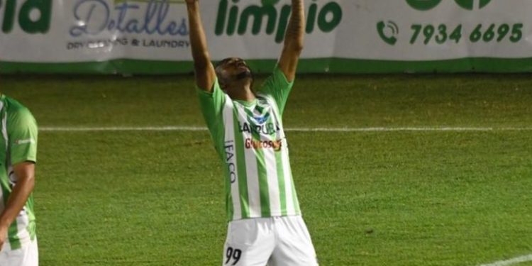 Romario Da Silva explota contra arbitraje