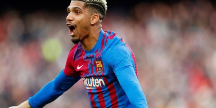 Ronald Araújo fue intervenido satisfactoriamente