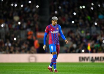 Ronald Araújo pasará por el quirófano y estará 10 semanas de baja