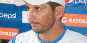 Ronald González regresa al banquillo de Comunicaciones FC por tercera vez