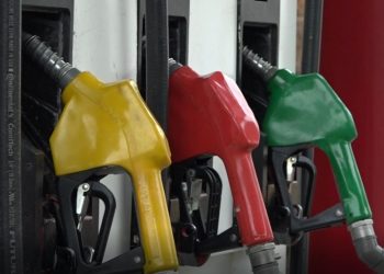 Rumores de desabastecimiento de combustible en Guatemala son desmentidos por autoridades.