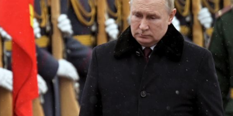 Rusia ataca a Ucrania: Putin pide a militares ucranianos tomar el poder