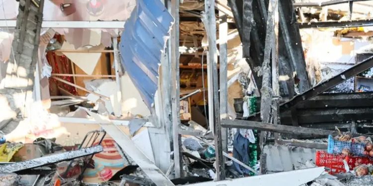 Rusia califica de terrorismo ataque a mercado en Donetsk