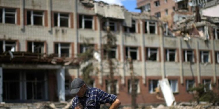 Rusia centra su fuego en este de Ucrania, mueren 6 civiles