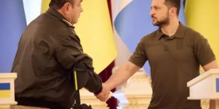 Rusia critica la visita de Alejandro Giammattei a Ucrania