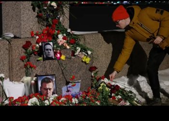 Rusia da ultimátum a madre de Navalny por entierro secreto