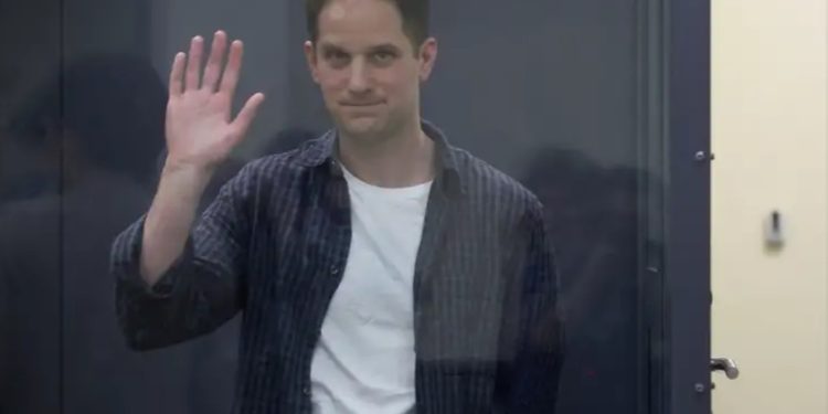 Rusia: enjuiciarán a periodista de EE.UU. por 'espionaje'