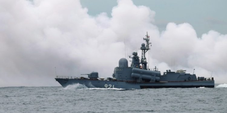 Rusia lleva a cabo ejercicios militares tácticos para proteger la Ruta Marítima del Norte