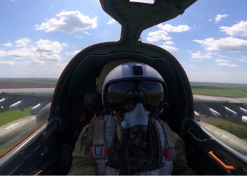 Rusia realiza un ataque grupal con armas de alta precisión contra un aeródromo militar ucraniano